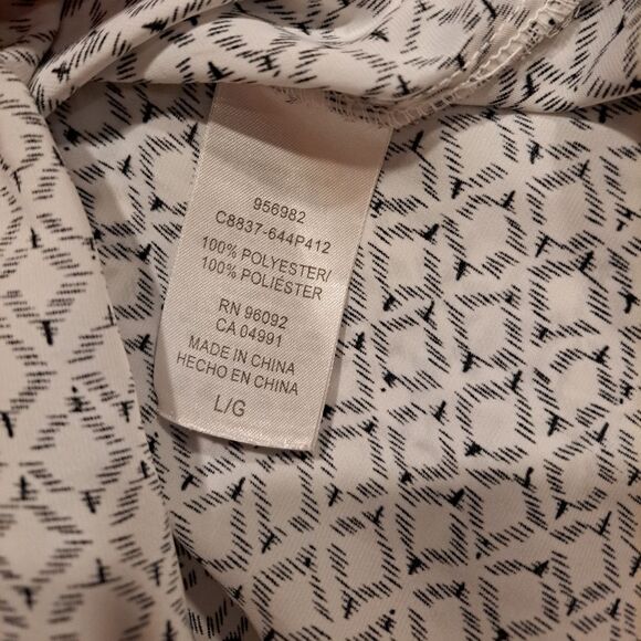 Hilary Radley v neck cap sleeve blouse white with black geometric design size L - Picture 3 of 6